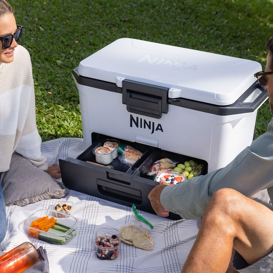 ninja frostvault 50qt47l hard cooler - bianco nuvola fb151ukwh
