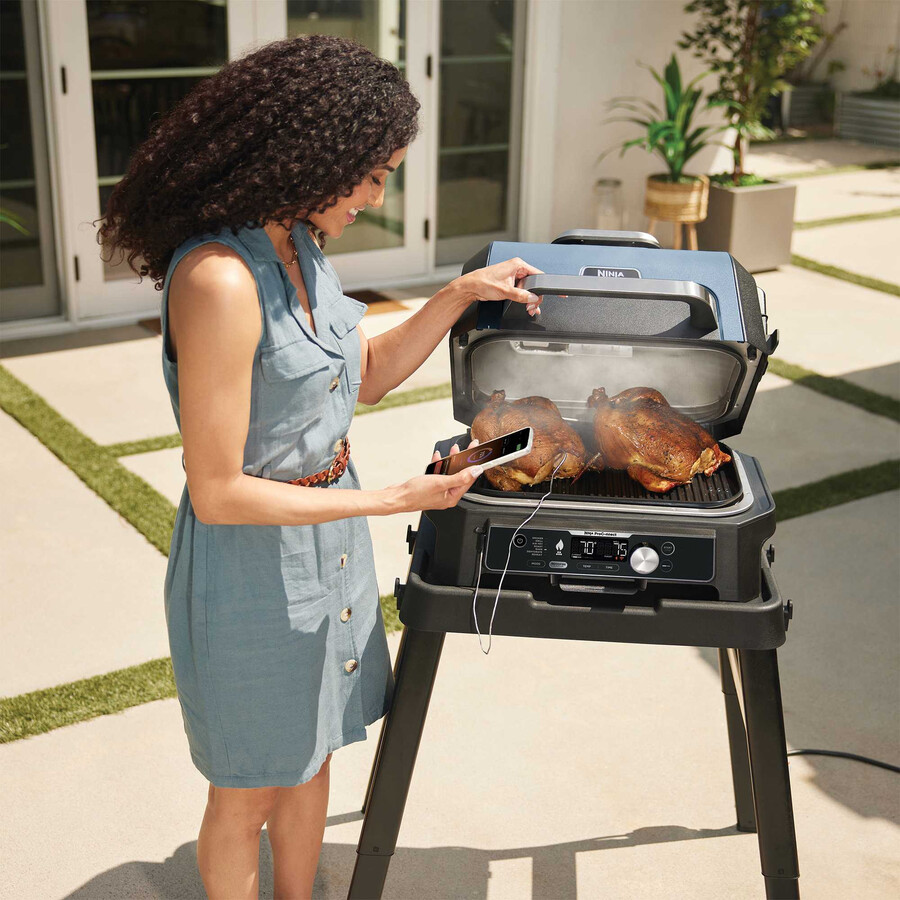 ninja woodfire pro connect xl barbecue elettrico e affumicatore con supporto e copertura